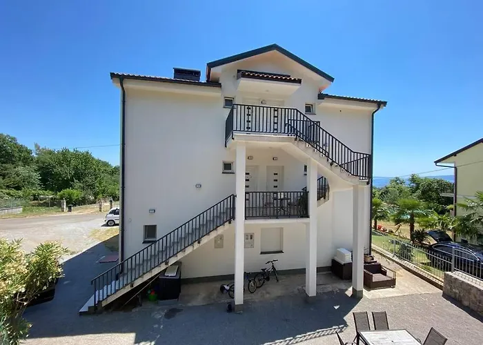 Beautiful Apartment In Ika, Opatija